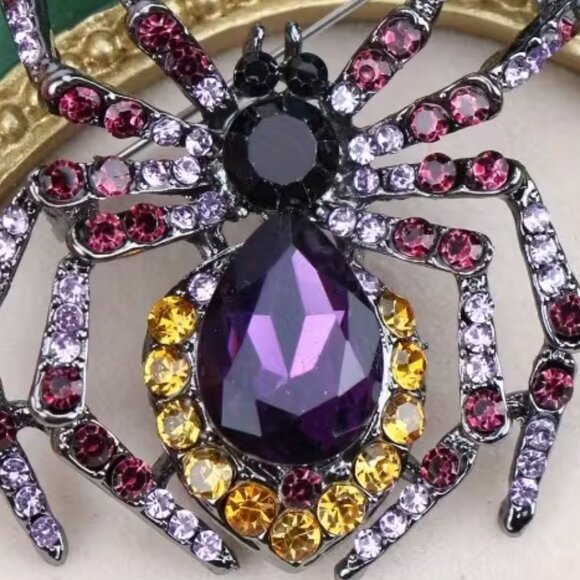 Spider Brooch Pin Crystal Studded Rhinestone Tarantula Glam Sparkle Chic Elegant - Picture 3 of 8